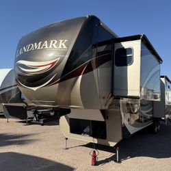 2014 Heartland Landmark Savannah Full Body Paint