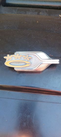 OEM 1(contact info removed) Toyota KE20 KE26 KE27 TE26 Corolla grille badge emblem