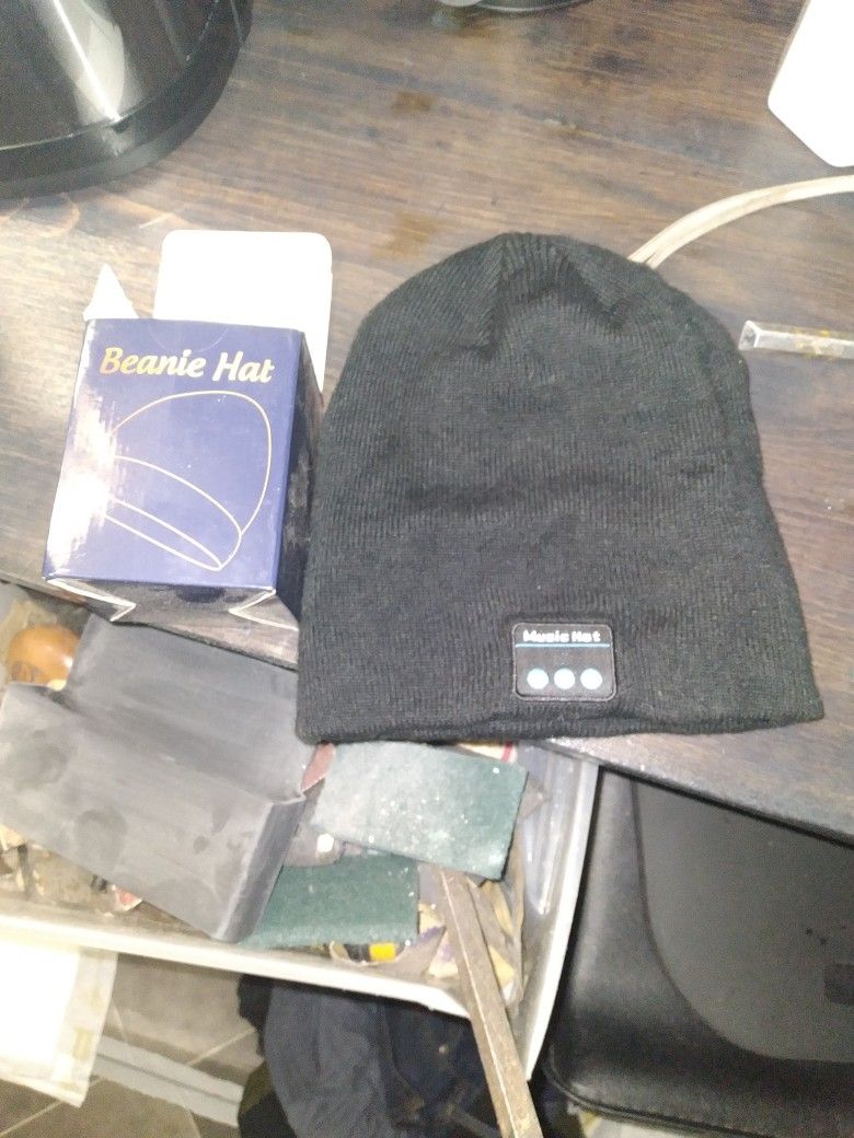 Music Beanie/ Hat.  Listen To Music/ Take Phone Calls