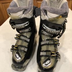 Salomon Idol 85 CS Ski Boots - Women's Size 23.5 / 277mm