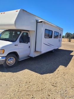 2003 Forest River Class C RV Clean