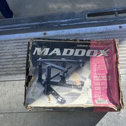 Clamshell Style Strut Spring Compressor