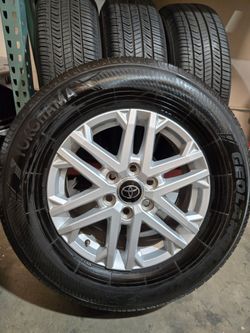 Like New Toyota Tundra Sequoia 18" Wheels Rims Tires OEM