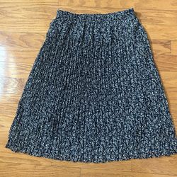 Like new Christopher & banks women skirt size M