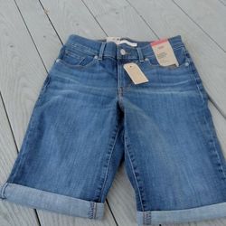 Ladies Levi Shorts New