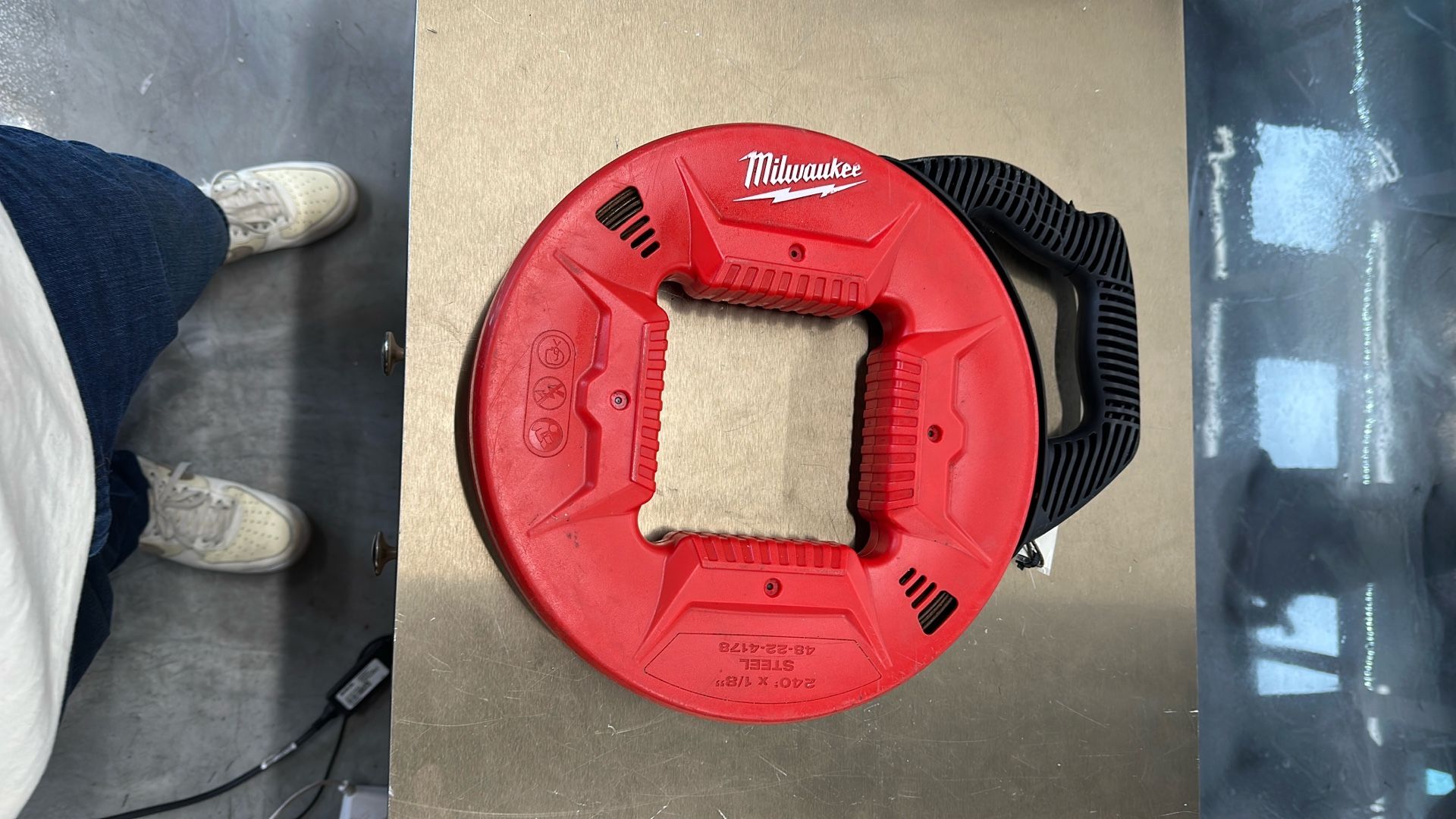 MILWAUKEE 240’x 1/8 STEEL 48 22 4178