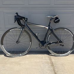 Giant Carbon Road Bike