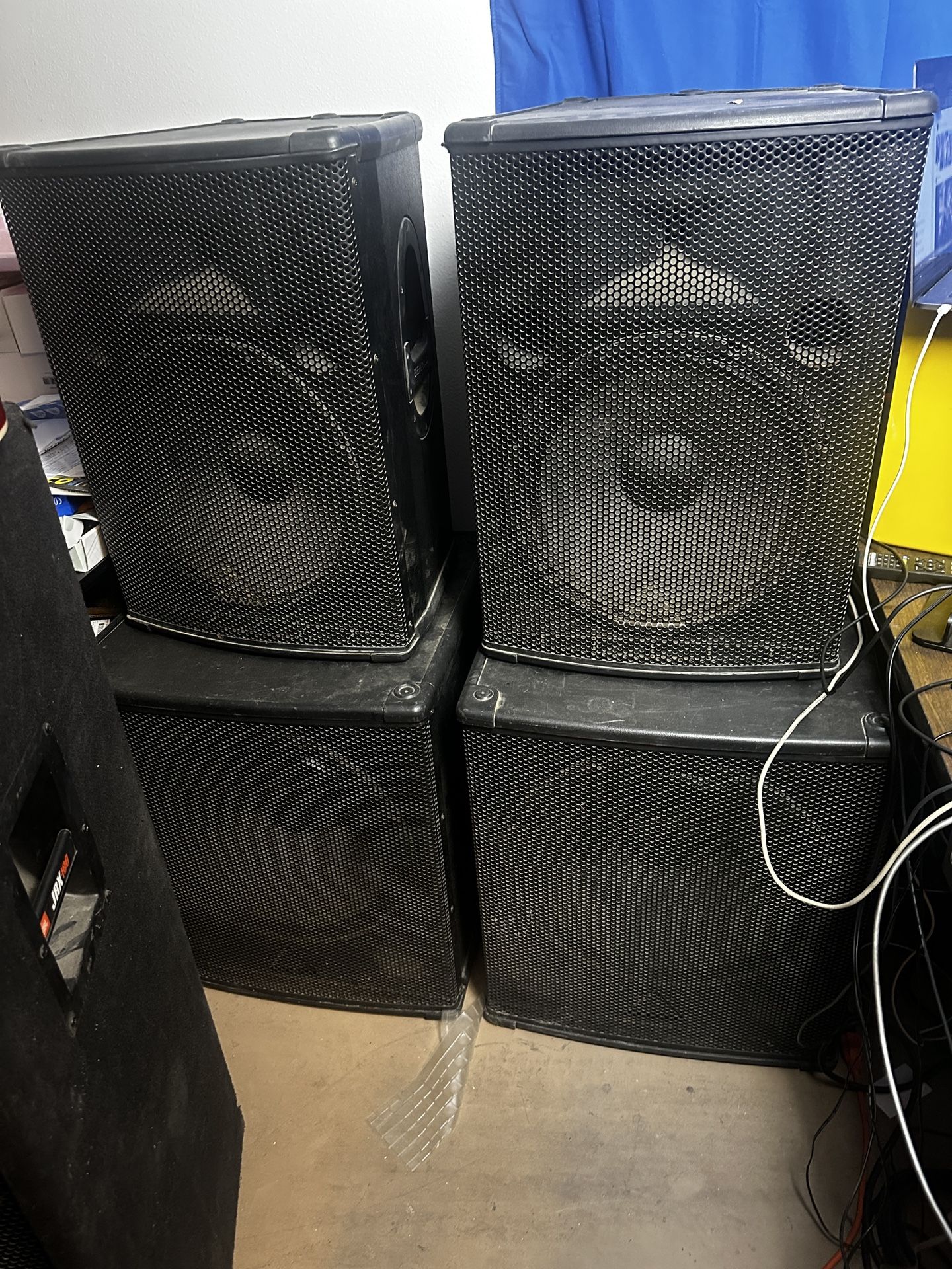 Behringer Eurolive Speaker Set
