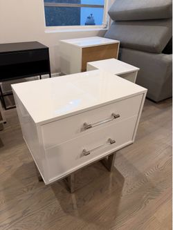 Modern Glossy White Nightstands