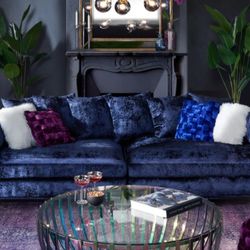 LUXURY BEAUTIFUL 2 PIECE SOFA FOR ONLY $700