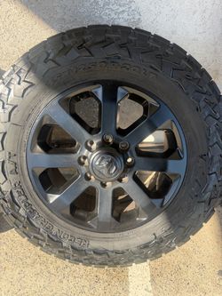 20s Dodge Ram wheels with tires