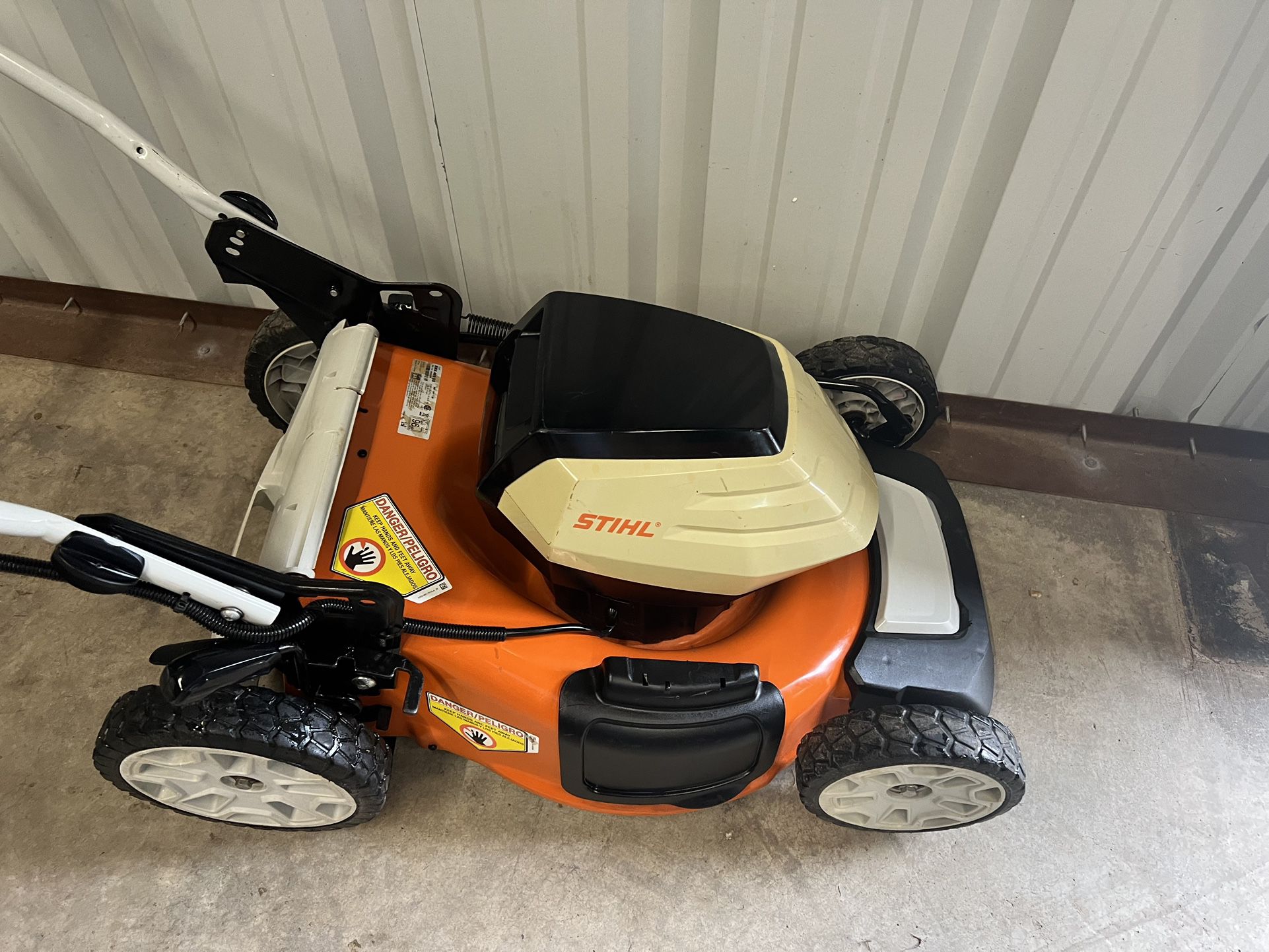 STIHL RMA 460 Battery Powered Lawn Mover 