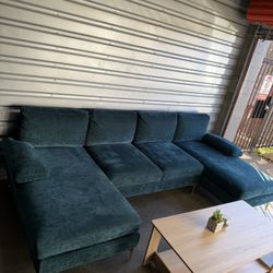 FREE DELIVERY 🚚-U Shaped Sectional Couch