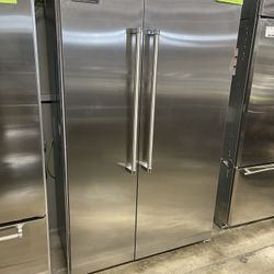VIKING 48 INCH WIDE BUILT IN REFRIGERATOR 