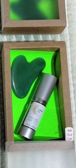 Face Serum With Face Massager Heart Shape Stone