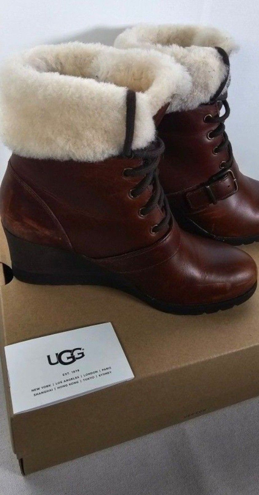 New UGG JANNEY STOUT WATERPROOF LEATHER ANKLE WEDGE BOOT US -  Size  WOMEN'S 6.    