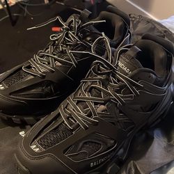 Balenciaga tracks size 11