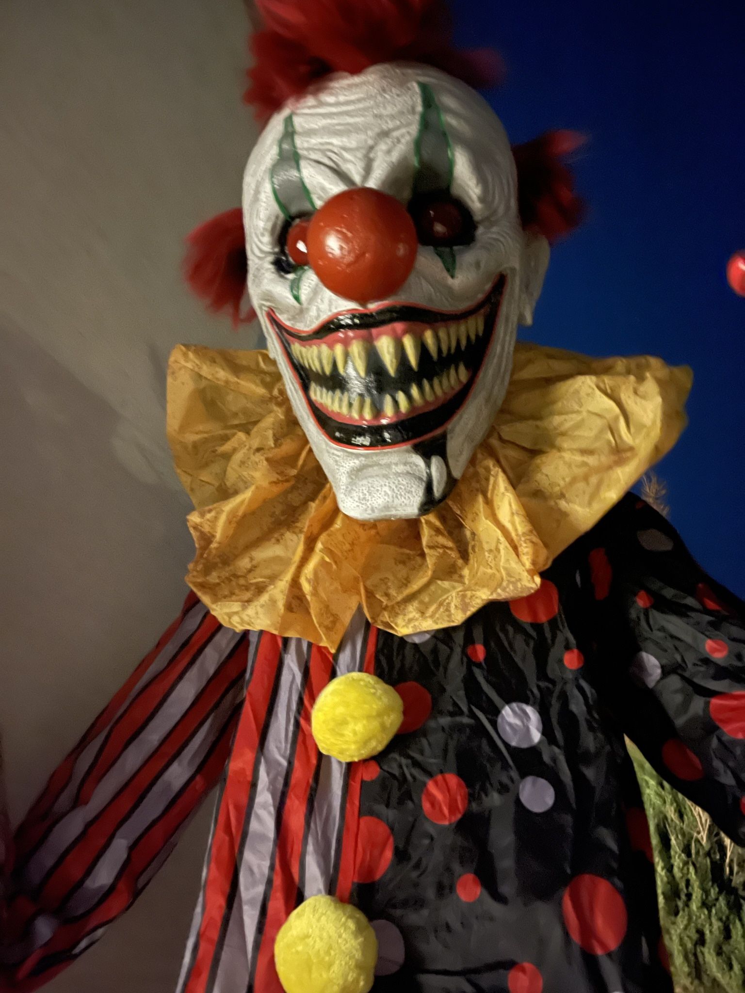 Cackles The 12 Foot Animatronic Clown