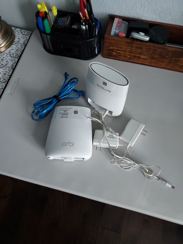 Orbi RBR 20 router (AC2200) & satellite 