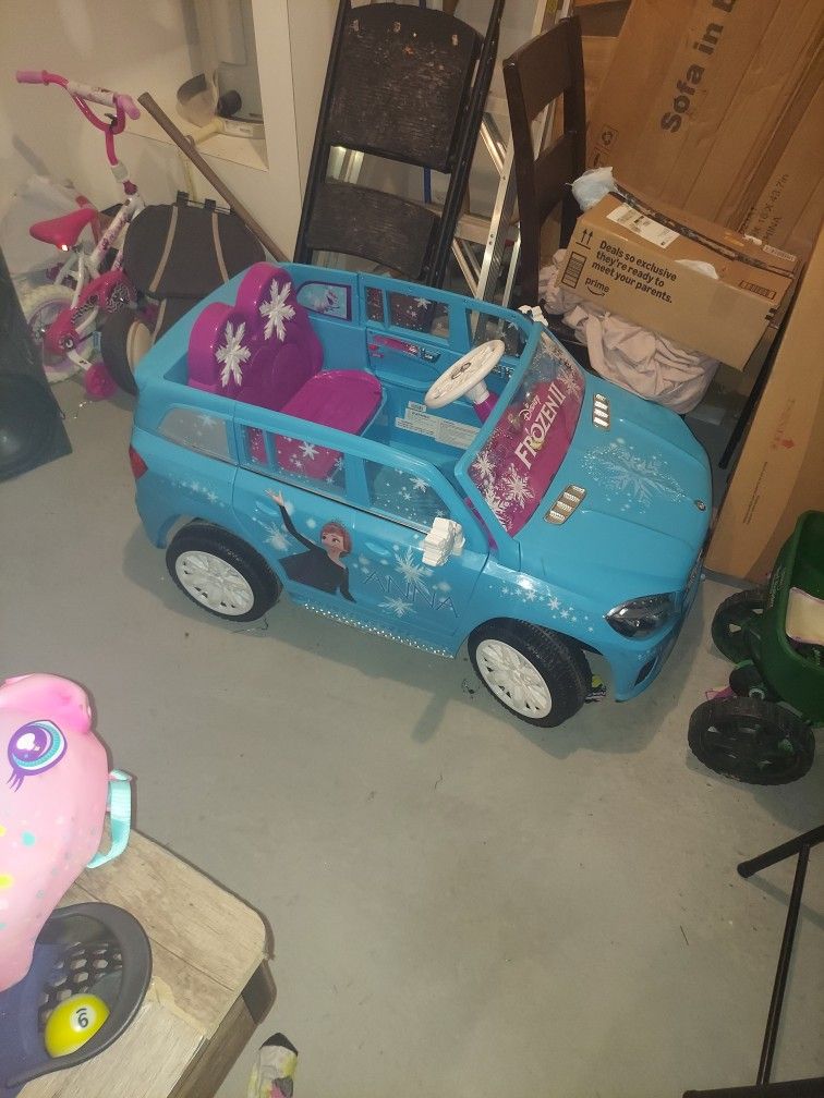 Kid's Frozen Car (No Charger)