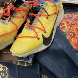 Off white Size 12.5 Men/ 14 Women