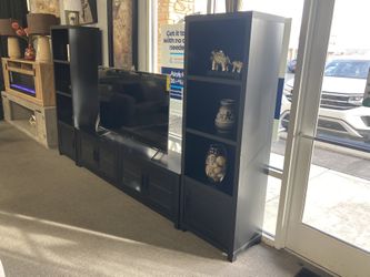 Entertainment Center! $999! Easy Financing! 🚨🛋️✨ 