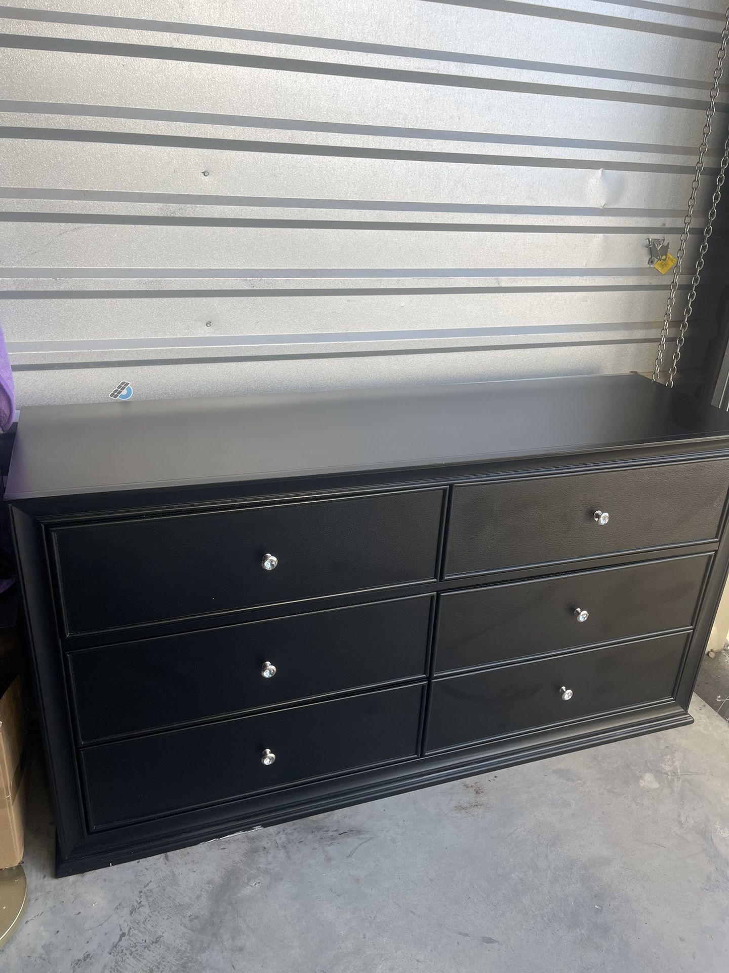 New Dresser Black