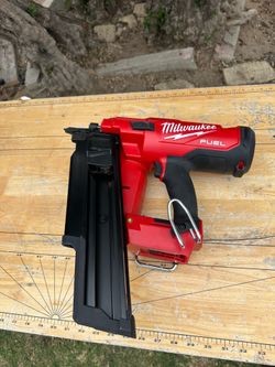 Milwaukee framing nail gun
