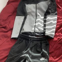 Nike Tech All Sizes And Colors