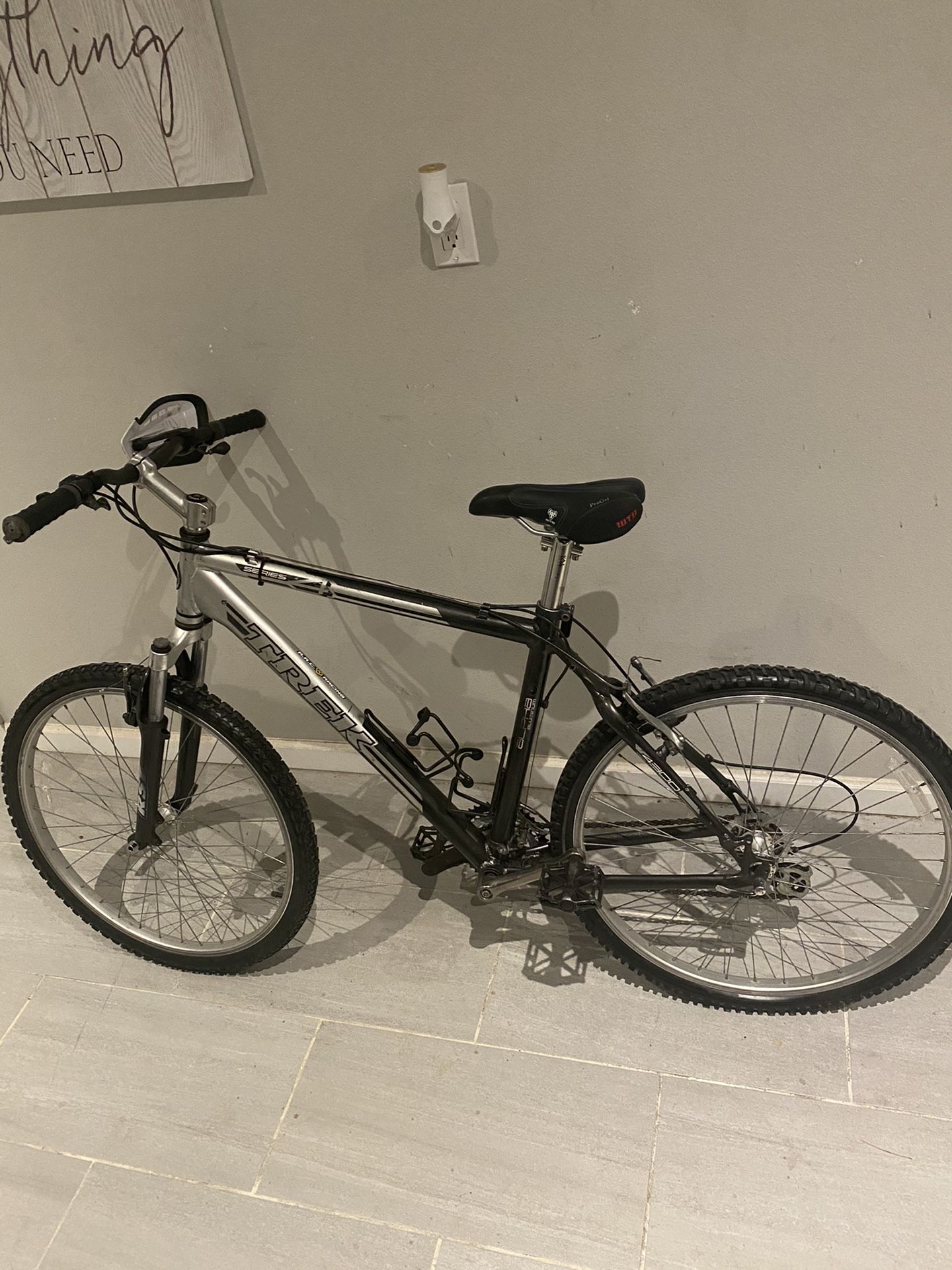 2010 Trek 4300 Competition Mountain Bike