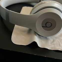 Beats Solo 3 Wireless - Read