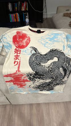 white graphic tee