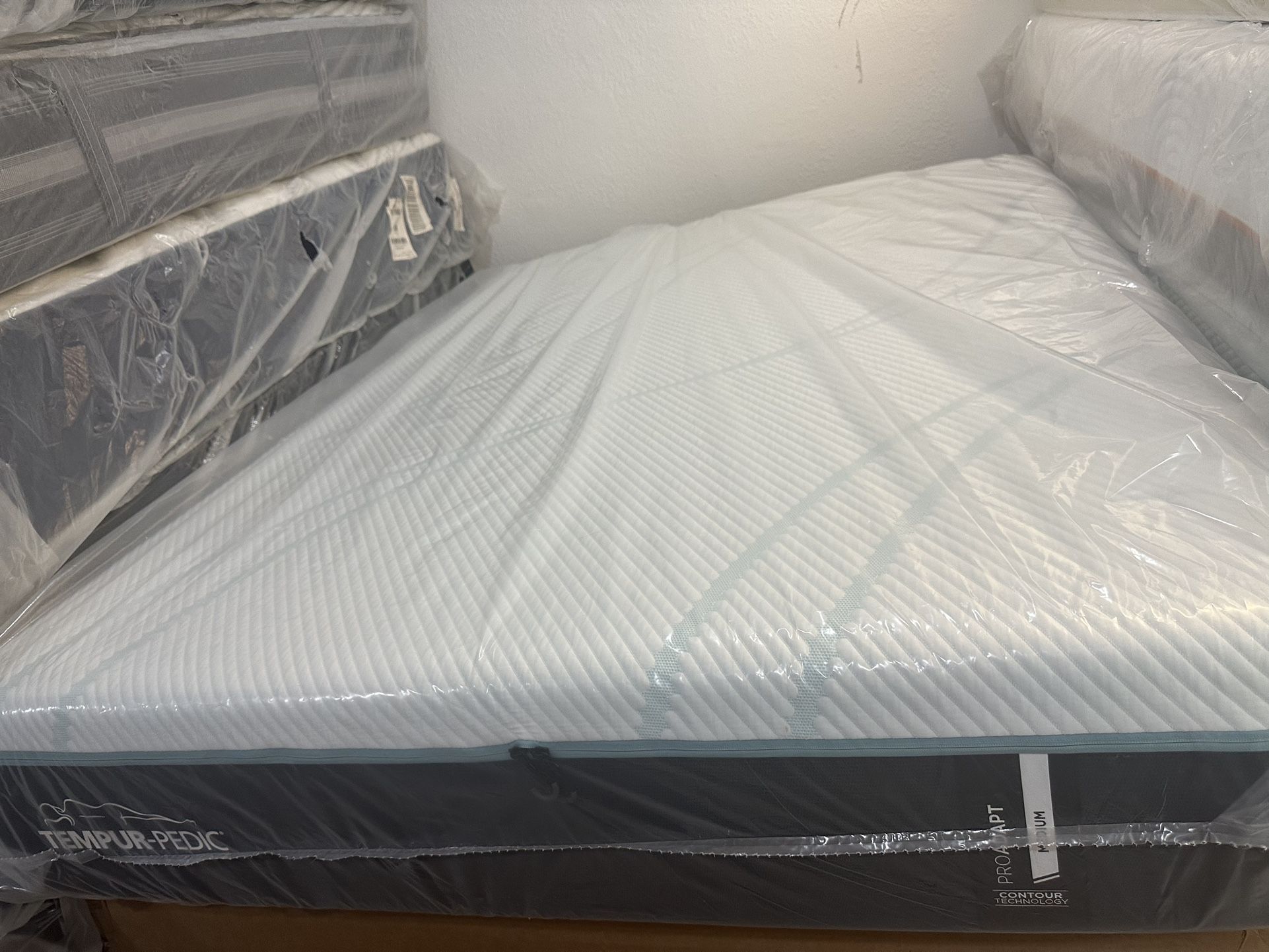 King Queen Size Tempurpedic ProAdapt, ProBreeze, LuxeBreeze Mattress Pro Breeze /Luxe Adapt /Pro Adapt /Adapt /cloud /Tempur pedic contour Supreme