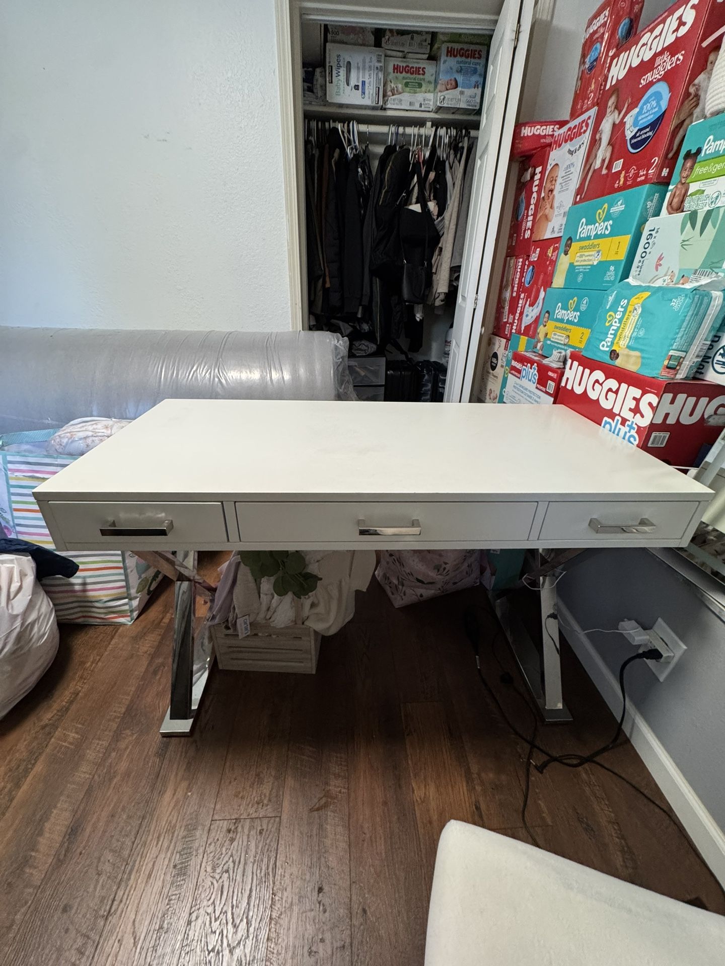 White Vanity Desk With Chair