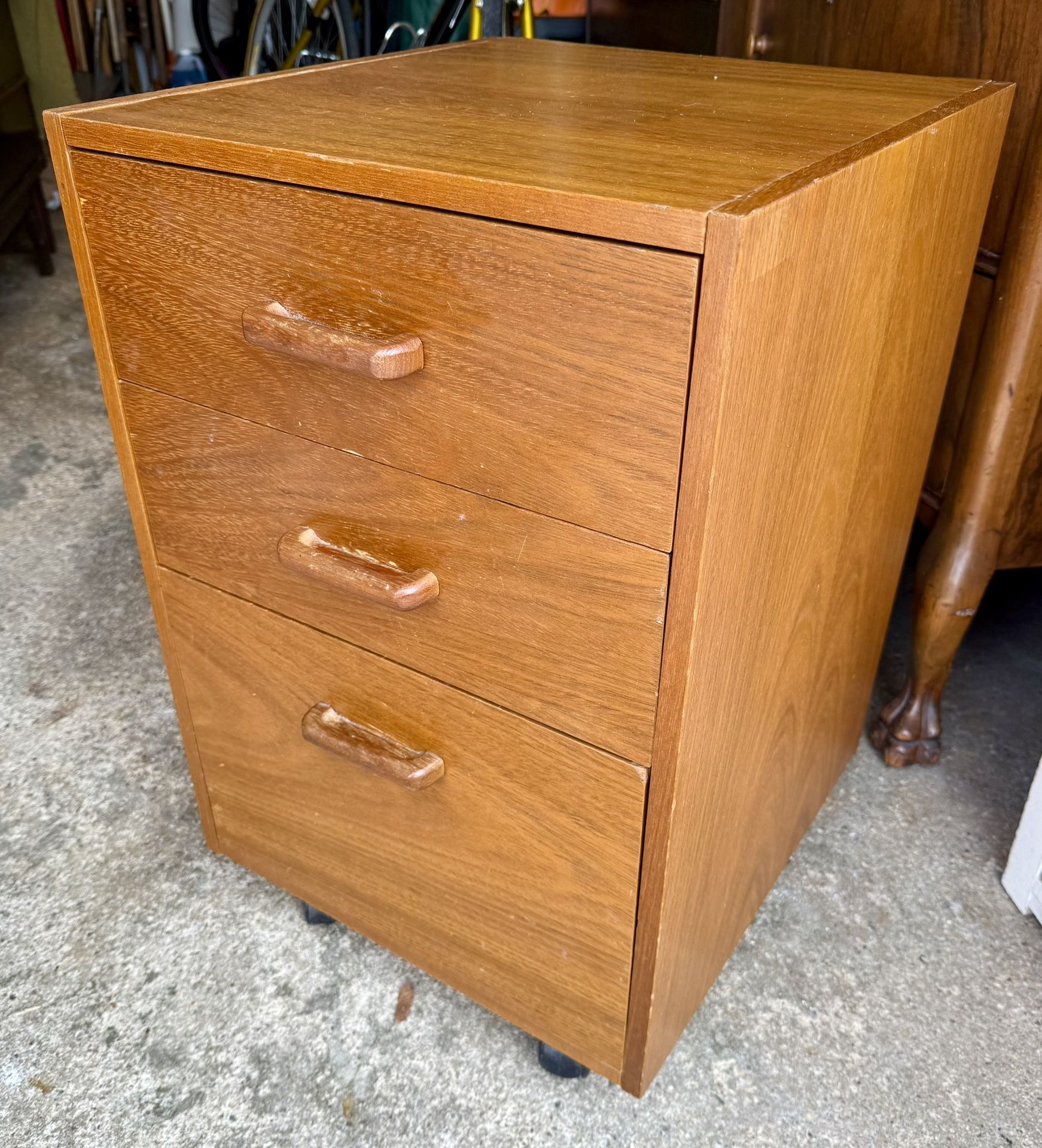 3 Drawer File Cabinet / End Table on Casters