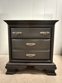 PROFESSIONALLY FINISHED - BLACK SIDE TABLE / OFFICE CABINET $150 OBO