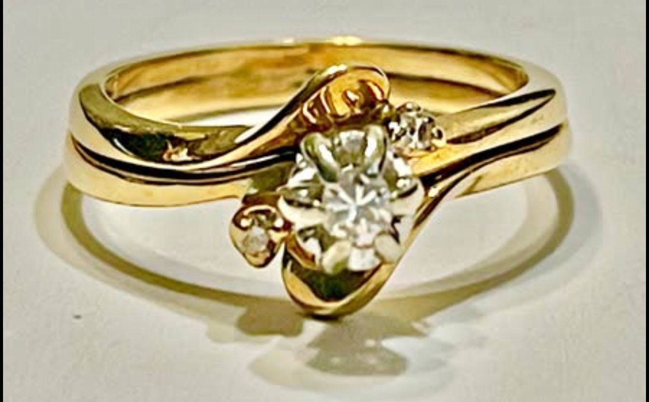 Love Story Woman’s 14k Diamond wedding set Size 6.5