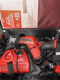 Milwaukee M12 FUEL 12V Lithium-Ion Brushless Cordless HACKZALL Reciprocating Saw Kit w/ One 4.0Ah Batteries Charger & Tool Bag