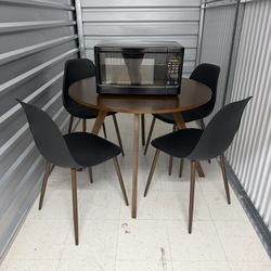 Dinning Table And 4 Chairs