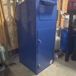 Metal Overnight Utility Package  Box