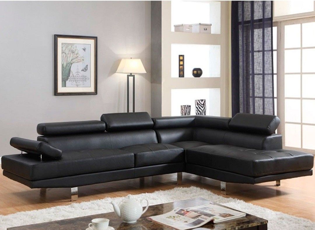 SECTIONAL COUCH 🛋