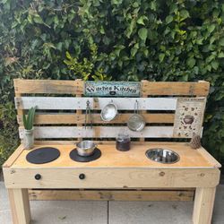 Kids Mud Kitchen