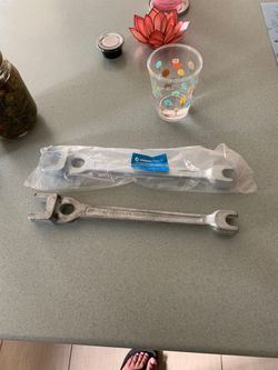 Jonard Tools Linesman B Wrench