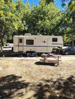 1999 Arctic fox 5th wheel