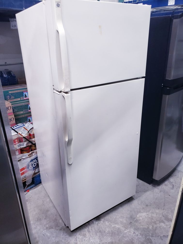 General Electric fridge for Sale in Kent, WA OfferUp