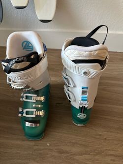 Women’s ski boots great condition