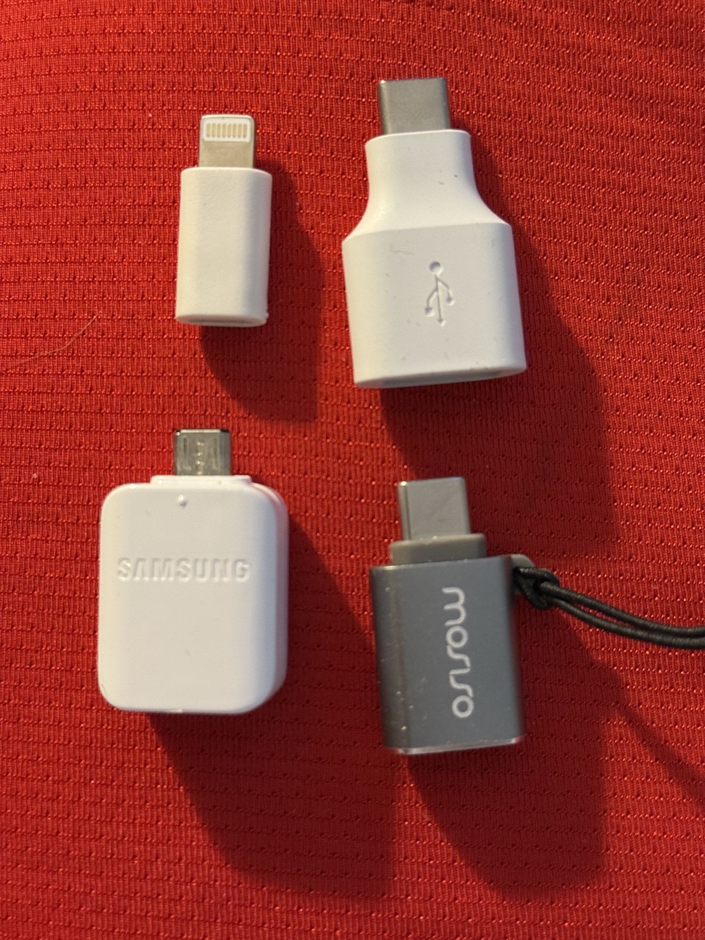 Adapters (Lightning, Micro USB, USB, USB C).