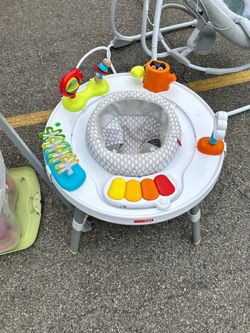 Skip hop activity center