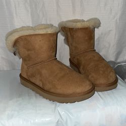 Woman Ugg Boots Size 6