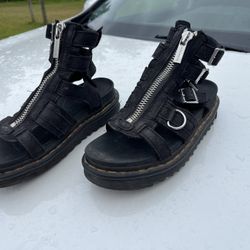 Dr. Martens Black Olson Sandals Zipper Buckle D-Ring Straps Sz8
